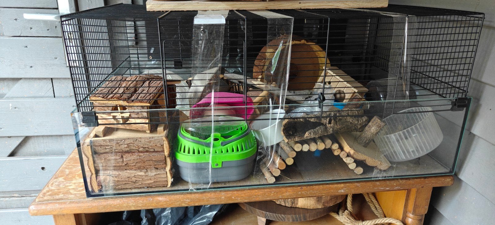 Grote hamsterkooi, Ophalen, Voerbakje