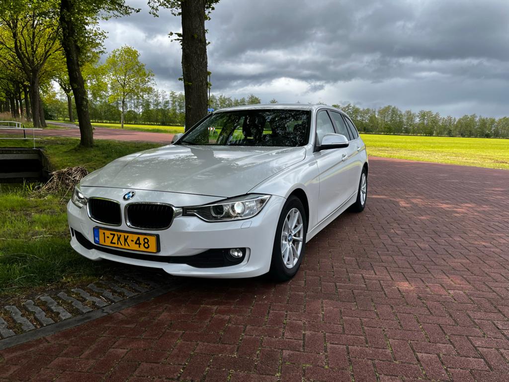 BMW 3-Serie 2.0 316D Touring AUT 2014 Wit, Auto's, BMW, Bedrijf, 3-Serie, Airbags, Airconditioning, Alarm, Automatische klimaatregeling