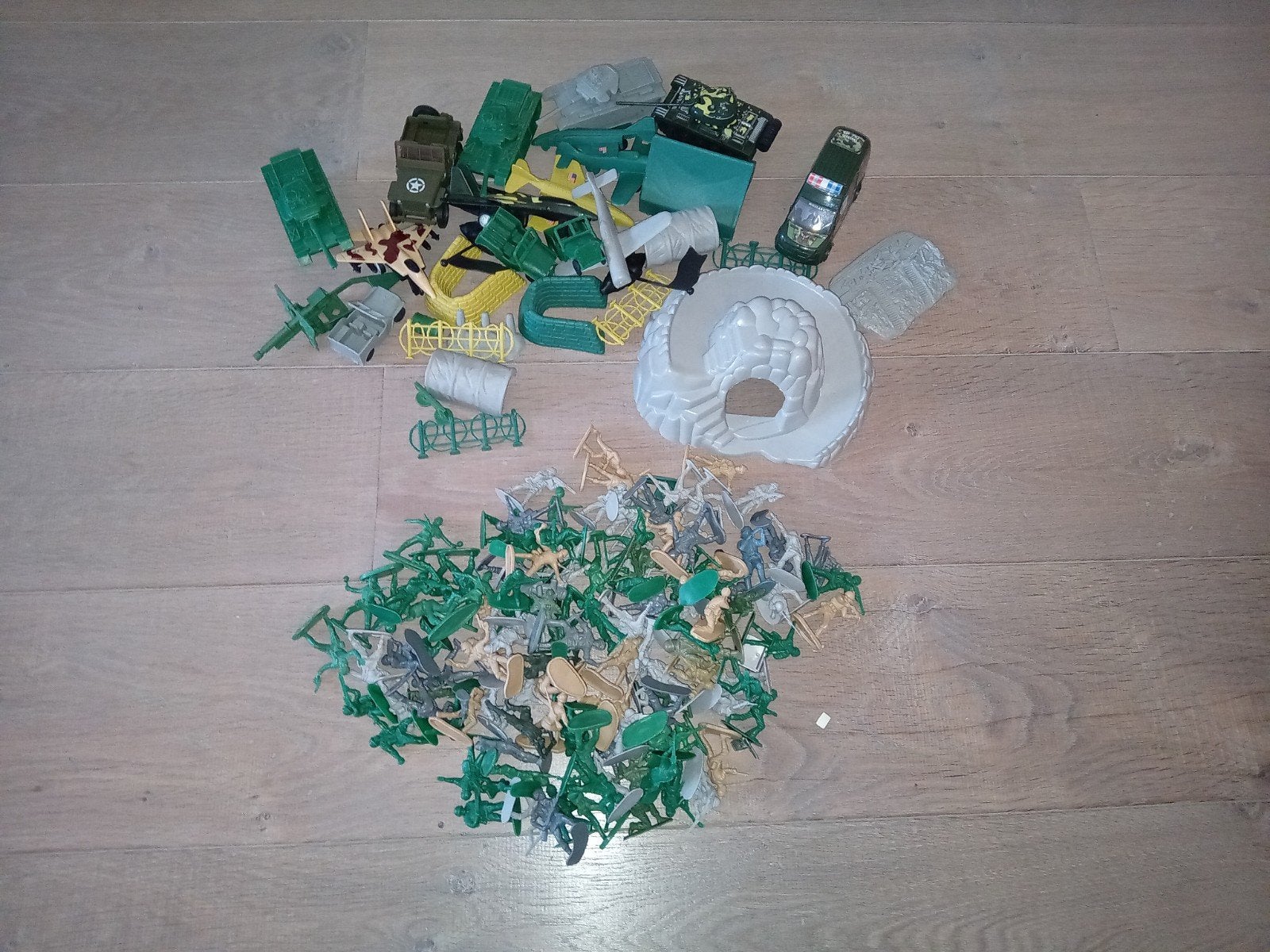 Soldaatjes speel figuren, Verzamelen, Poppetjes en Figuurtjes, Ophalen of Verzenden, Zo goed als nieuw