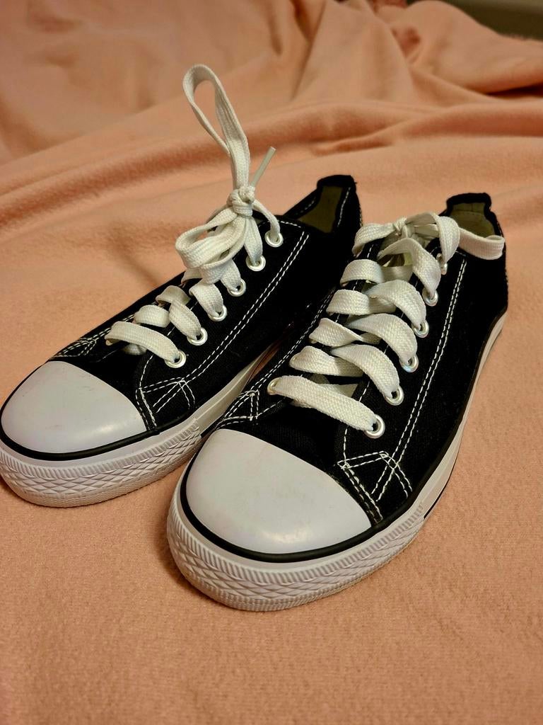 Zwarte sportschoenen Essentials Bristol maat 39, Ophalen of Verzenden, Essentials Bristol, Gedragen, Sportschoenen