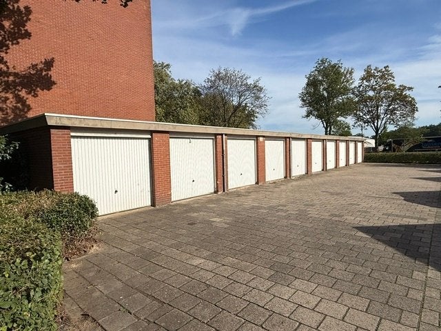 TE KOOP ! Nette Garagebox / Opslagbox 18m2 Apeldoorn Zuid, -, -, -