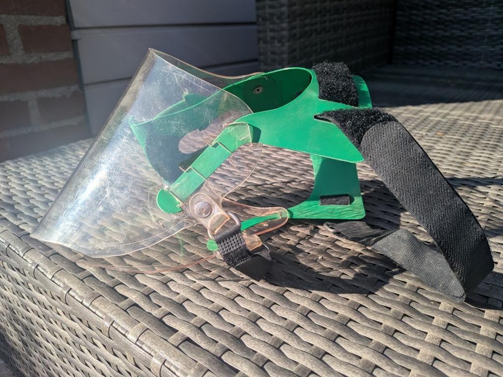 Oogbeschermings masker middelgrote hond, Ophalen, Zo goed als nieuw