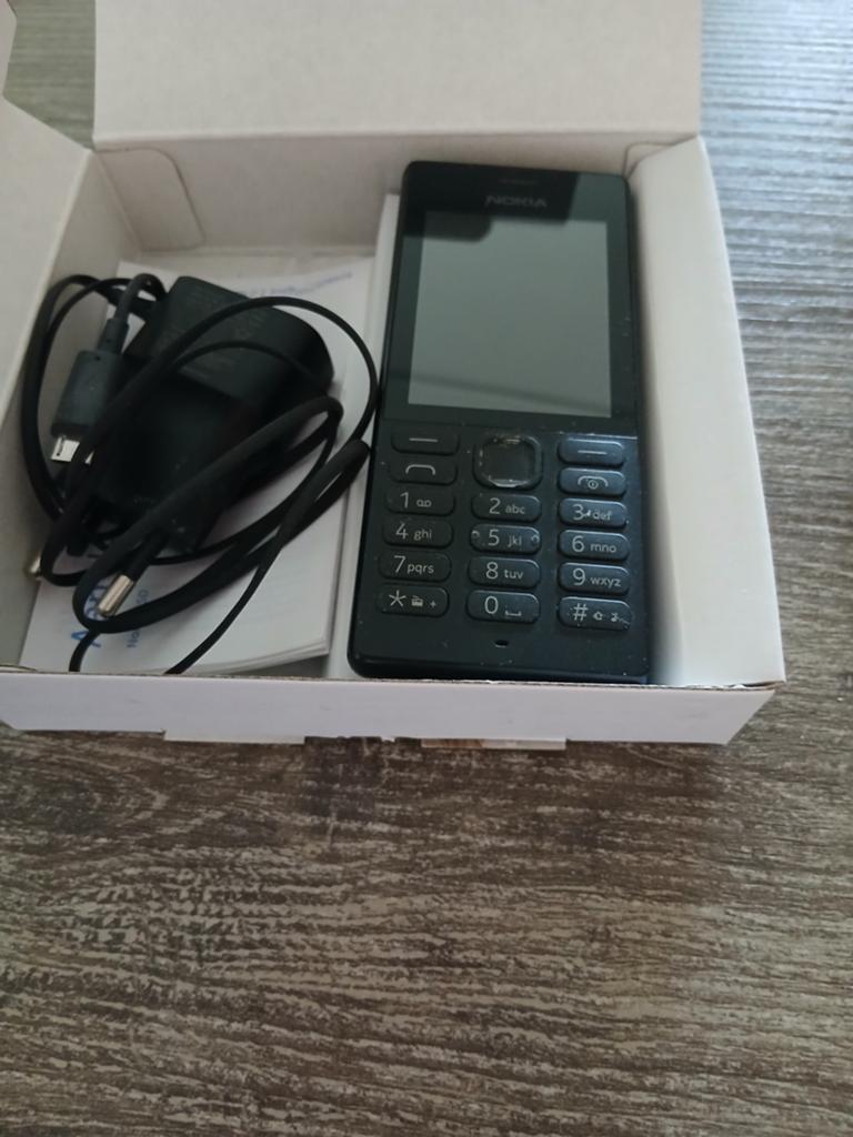 Nokia 150 - Klassieke Mobiele Telefoon met 2 batterijen zgan, Gebruikt, Zwart, Fysiek toetsenbord, Ophalen of Verzenden