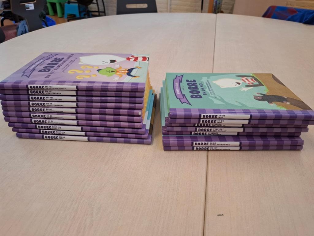 Borre boekjes en Borre knuffels, Boeken, Kinderboeken | Kleuters, Ophalen of Verzenden, Zo goed als nieuw, Fictie algemeen