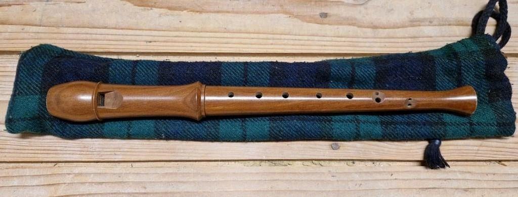 Houten Sopraan blokfluit met Schotse ruit hoes, Muziek en Instrumenten, Ophalen of Verzenden, Gebruikt, Overige typen, Met koffer, hoes of etui