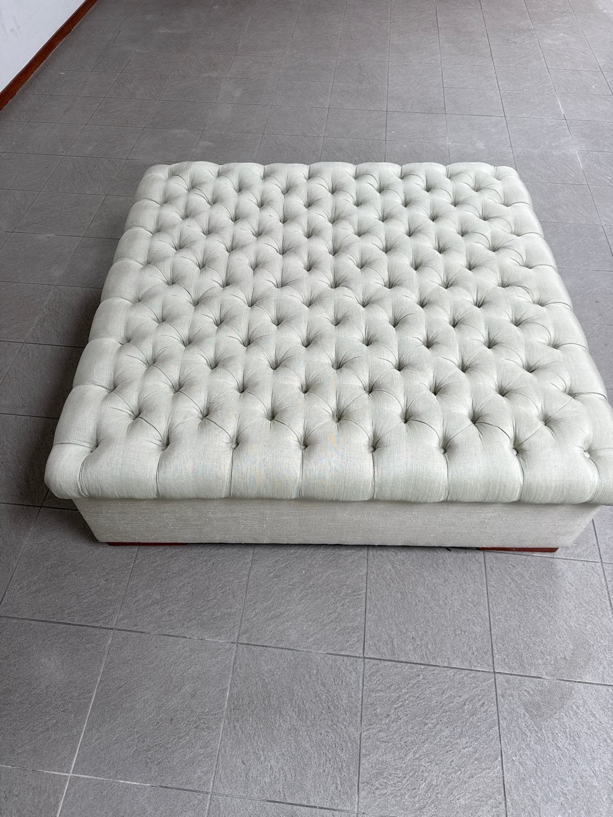 Grote vierkante poef met knopen - Crèmekleurig, Gebruikt, Vierkant, 125 cm of meer, Ophalen of Verzenden