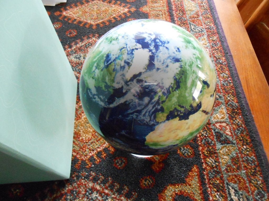 Mova Globe Aarde met Wolken, Kunststof, Draaibaar, Ophalen of Verzenden, Zo goed als nieuw