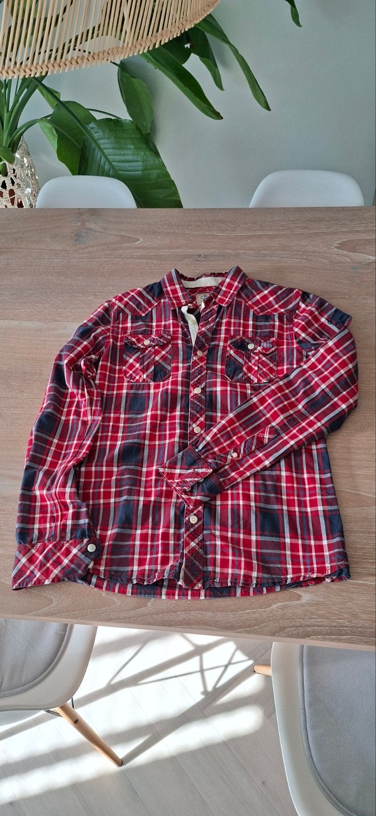 Te koop geruit overhemd. Weinig gedragen., Ophalen of Verzenden, Zo goed als nieuw, Rood, Halswijdte 39/40 (M)