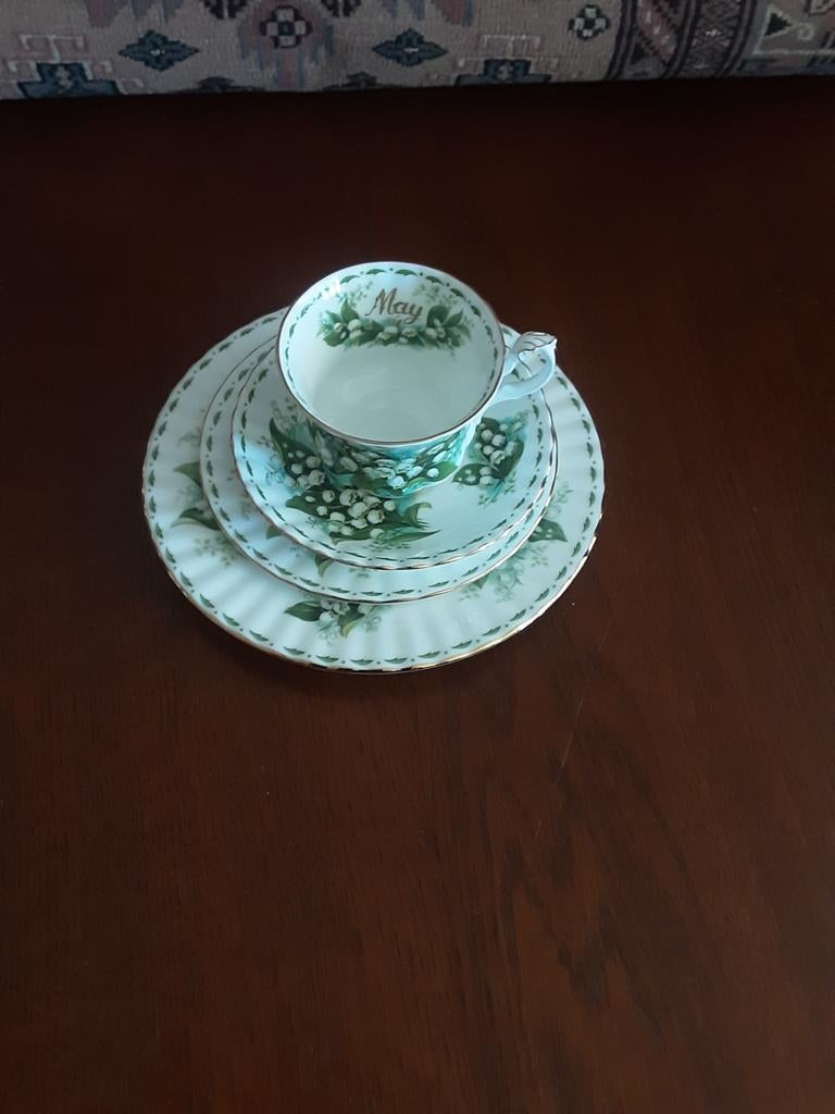 Royal Albert trio Flower of the Month May, Ophalen of Verzenden