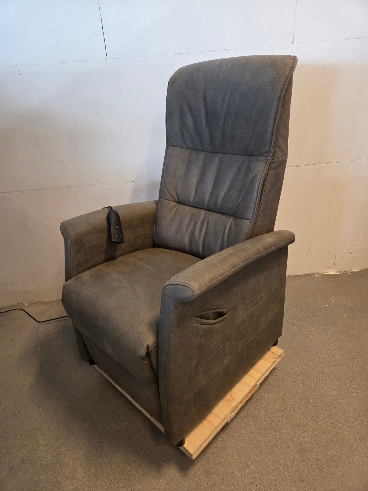 Sta op stoel / opsta stoel, Huis en Inrichting, Fauteuils, Ophalen, Minder dan 75 cm, 50 tot 75 cm