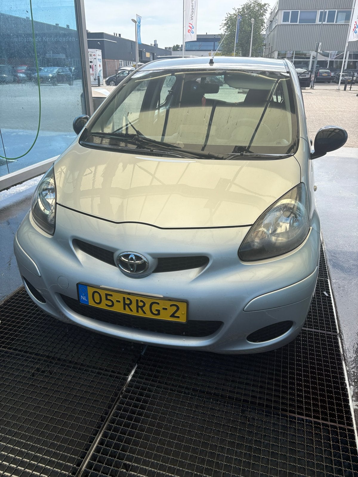 Toyota Aygo 1.0 12V Vvt-i 5DRS 2011 Grijs, Auto's, Toyota, Voorwielaandrijving, 4 stoelen, 68 pk, Origineel Nederlands