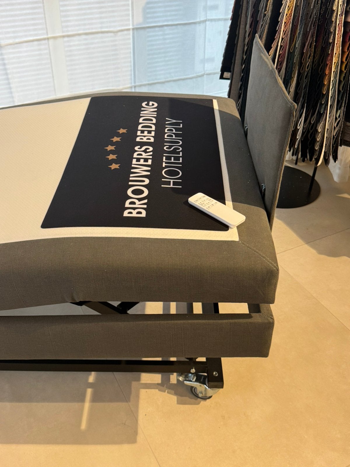 HOOG/LAAG boxspring voor verzorging, 100 cm, Modern , kleur antraciet linnenlook, Nieuw, Ophalen of Verzenden