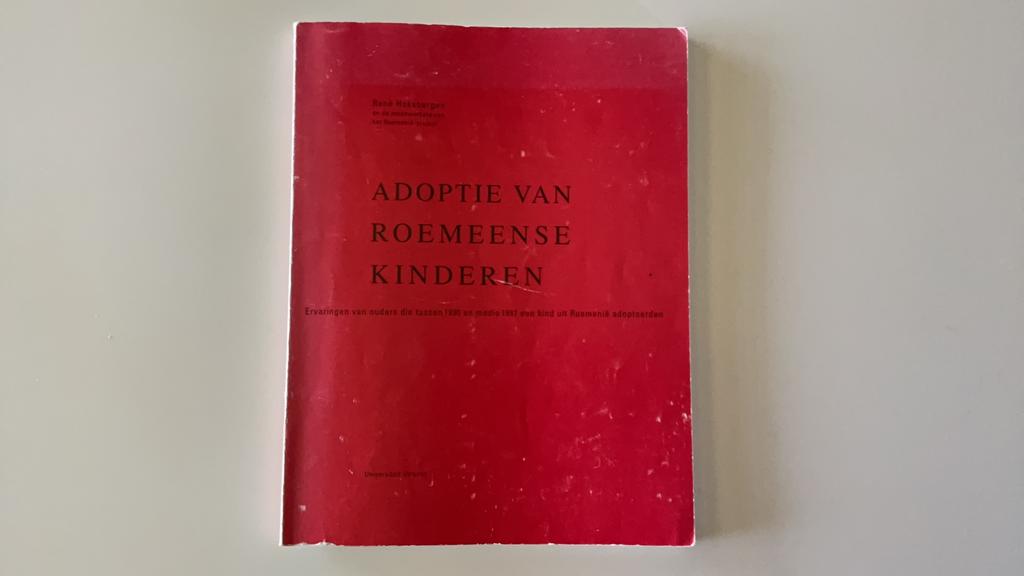 Adoptie van Roemeense kinderen, Ophalen of Verzenden, Zo goed als nieuw