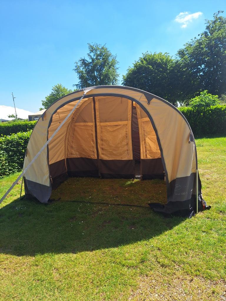 Airwolf 3000 te bardani opblaastent, Caravans en Kamperen, Tenten, tot en met 4, Zo goed als nieuw, Ophalen of Verzenden