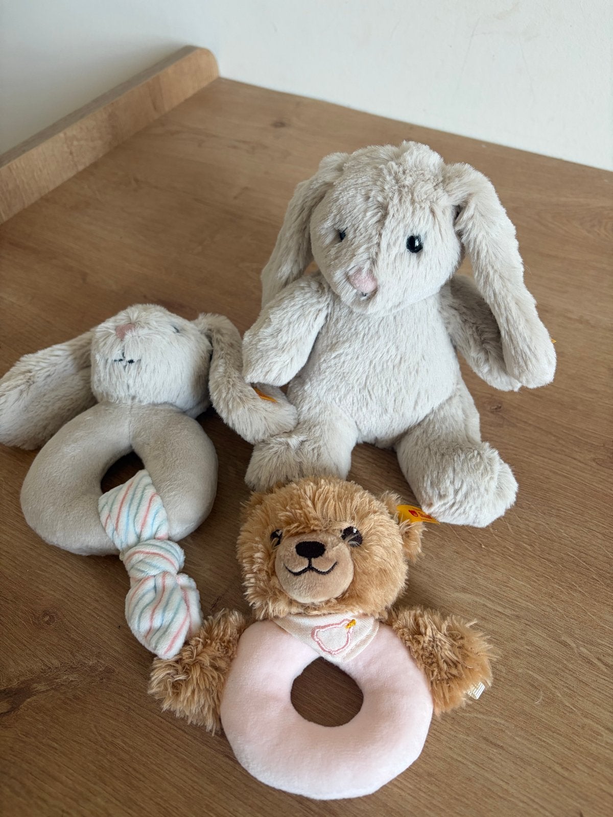 Steiff knuffel en twee rammelaars, Ophalen, Zo goed als nieuw, Rammelaar, Met geluid
