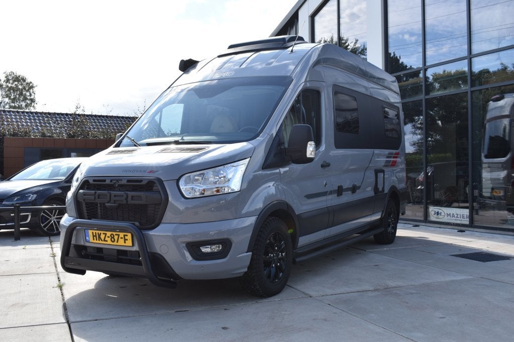 Lmc C592 Ford Transit LMC 592 Automaat met lengtebedden, 1350 kg, Euro 6, 4 stoelen, 10 km/l