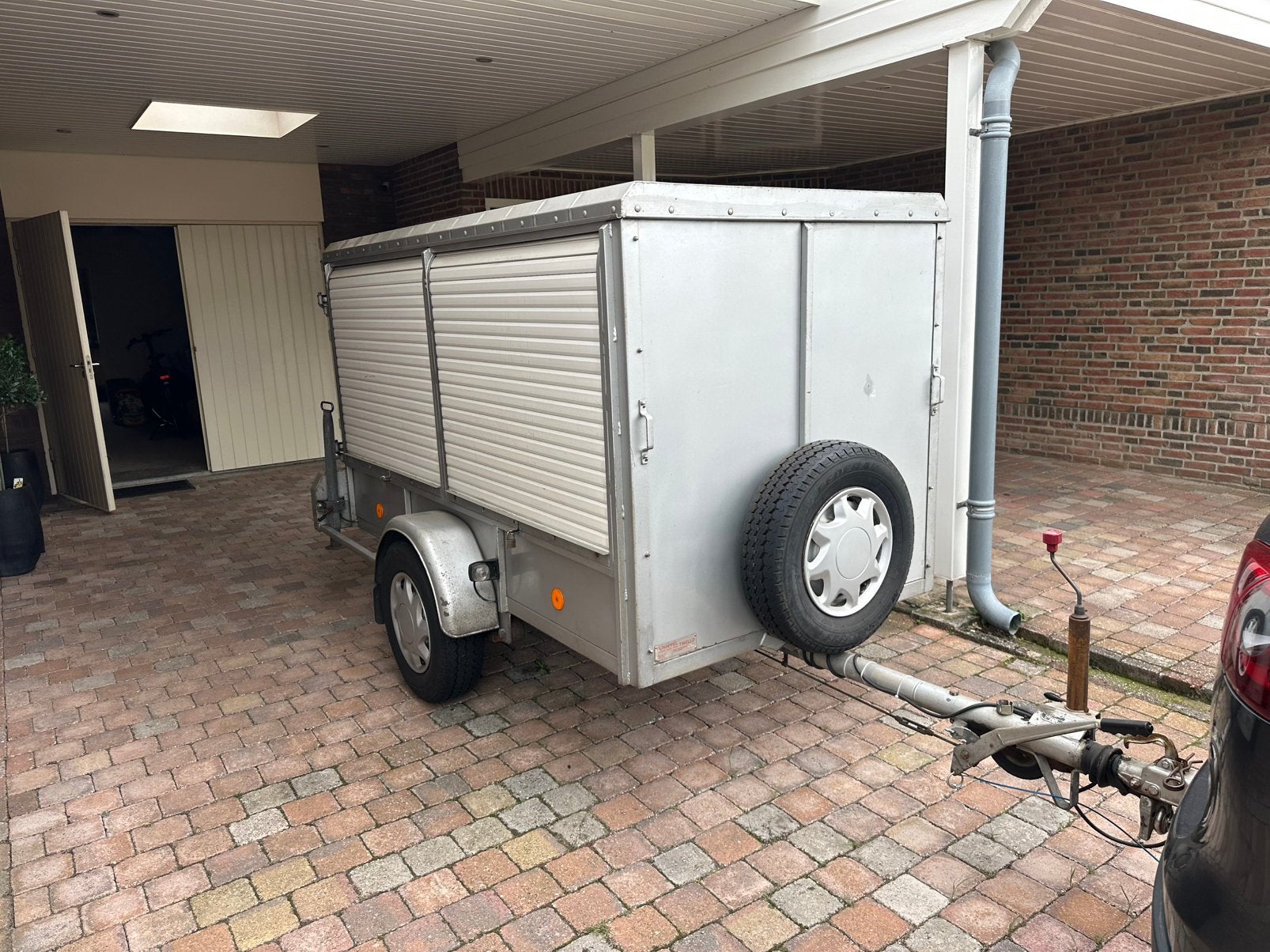 Pijnappel gesloten aanhanger, Auto diversen, Ophalen, Gebruikt