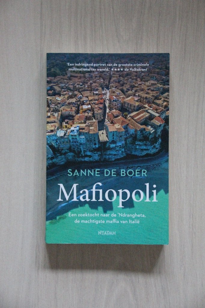 MAFIOPOLI - Sanne de Boer - Zoektocht naar de 'Ndrangheta, Ophalen of Verzenden, Zo goed als nieuw, Sanne de Boer