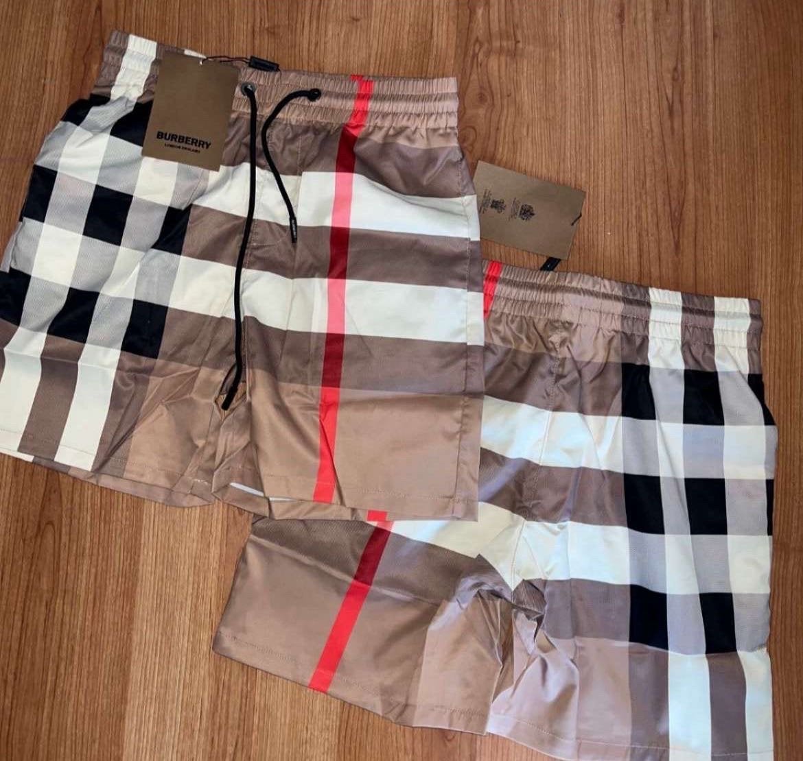 Burberry Zwemshorts - XL, Kleding | Dames, Ophalen of Verzenden, Nieuw, Meerkleurig, Zwembroek of Short