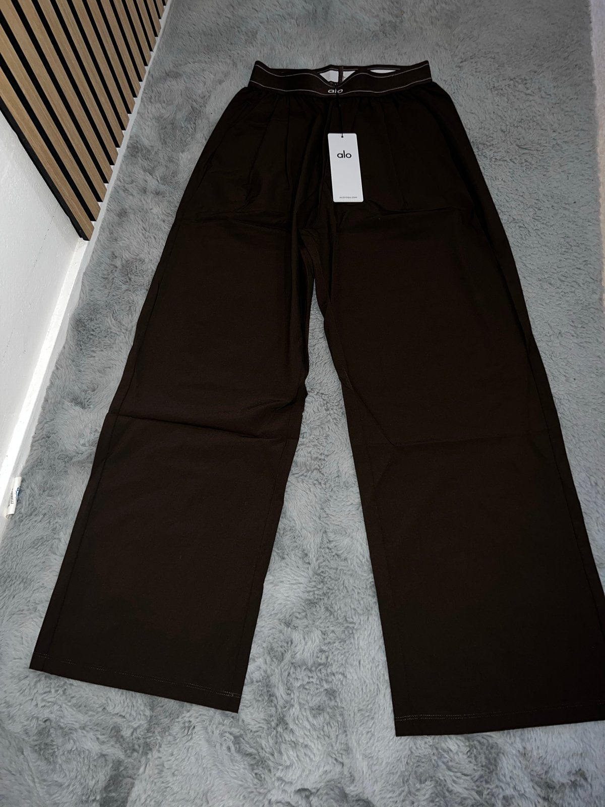 Alo Yoga Broek, Bruin, Maat 42/44 (L), Nieuw, Ophalen of Verzenden