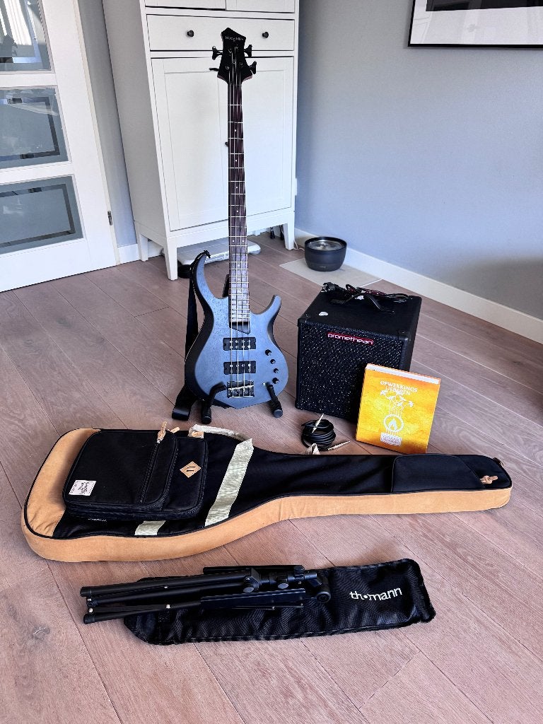 Complete basgitaar set – Marcus Miller M2 + versterker, Muziek en Instrumenten, Ophalen, Zo goed als nieuw, Elektrisch