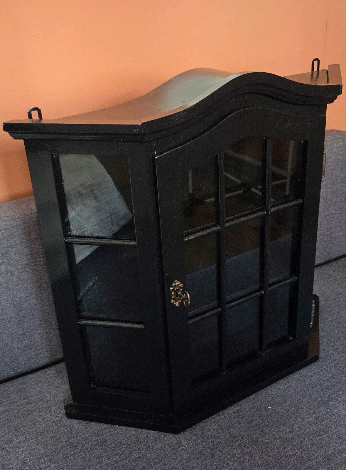 Wandkast vitrinekast hangvitrine in topstaat, Ophalen, Zo goed als nieuw
