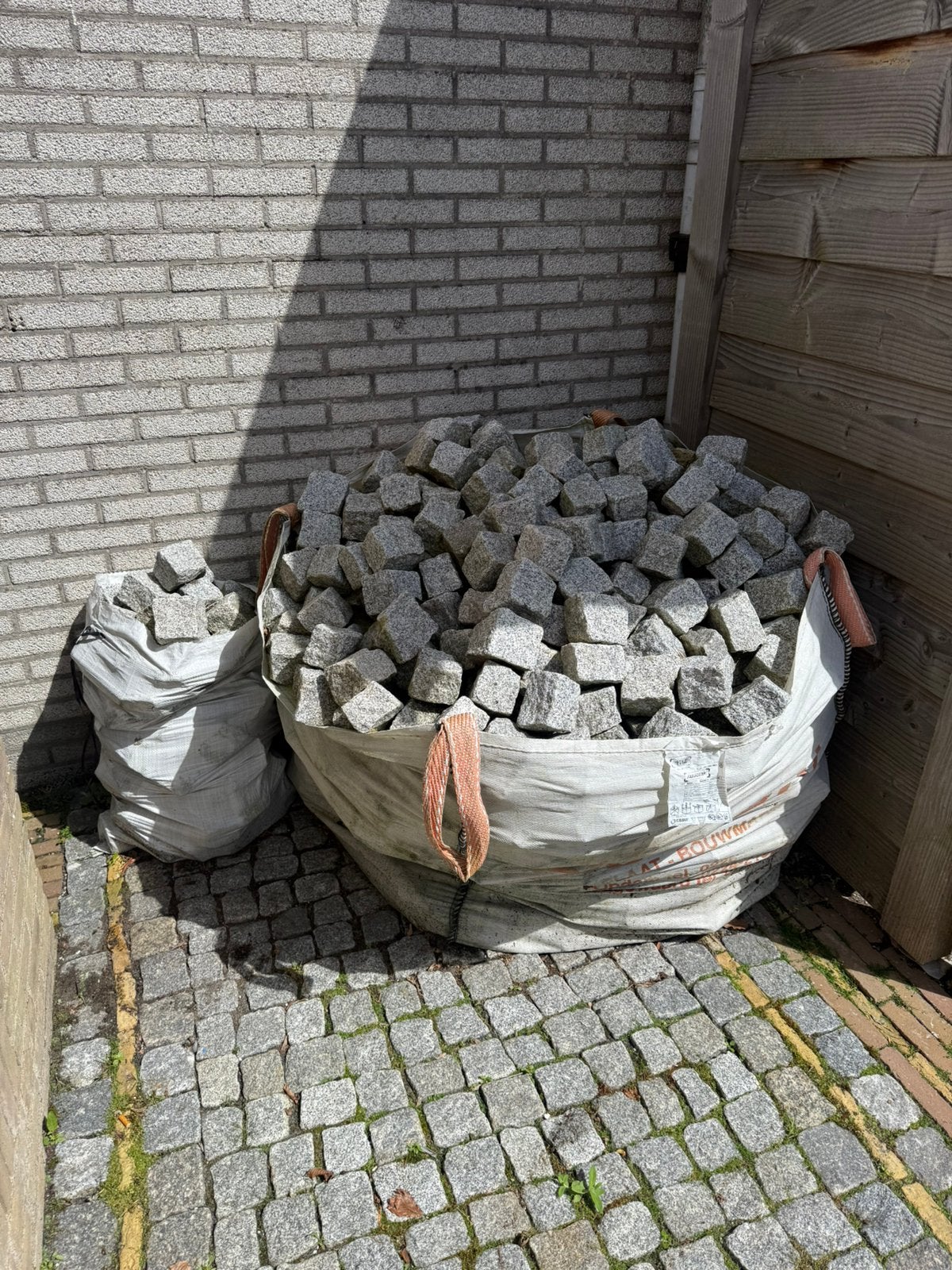 Granieten kinderkopjes keien 1,2 kuub, Ophalen, Zo goed als nieuw