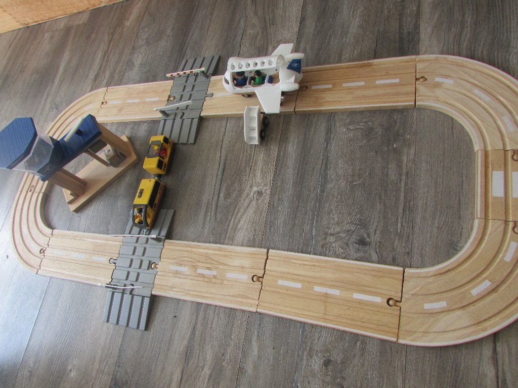 Vliegtuig houten treinset te koop, Ophalen, Zo goed als nieuw, Duw- of Trekspeelgoed