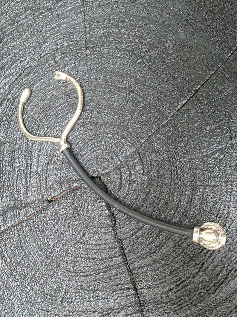 Zilveren miniatuur stethoscoop, Antiek en Kunst, Verzenden, Zilver