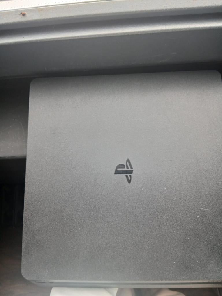 iPhone 11 plus hoesje en PS4 € 150, Spelcomputers en Games, Ophalen of Verzenden, Zo goed als nieuw, Met 1 controller, Original