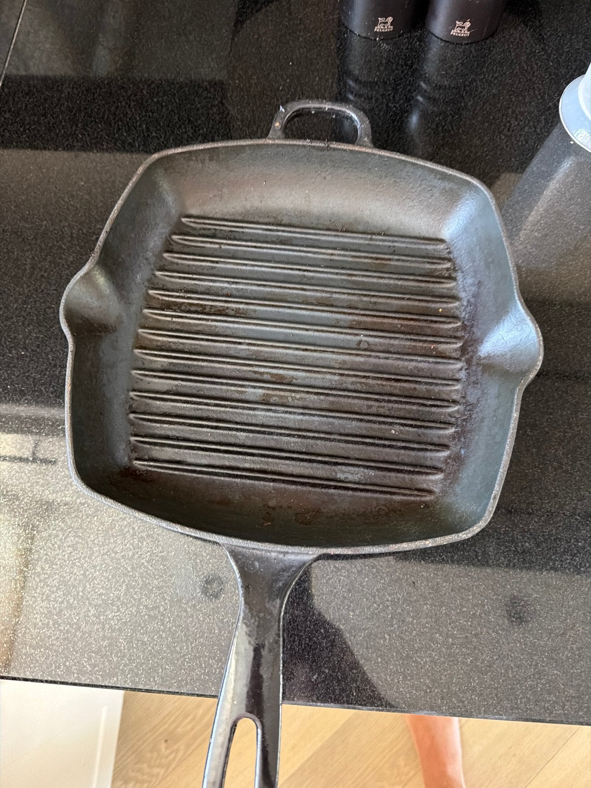 Gietijzeren grillpan voor perfecte grillstrepen, Ophalen of Verzenden, Gebruikt, Metaal, Zwart