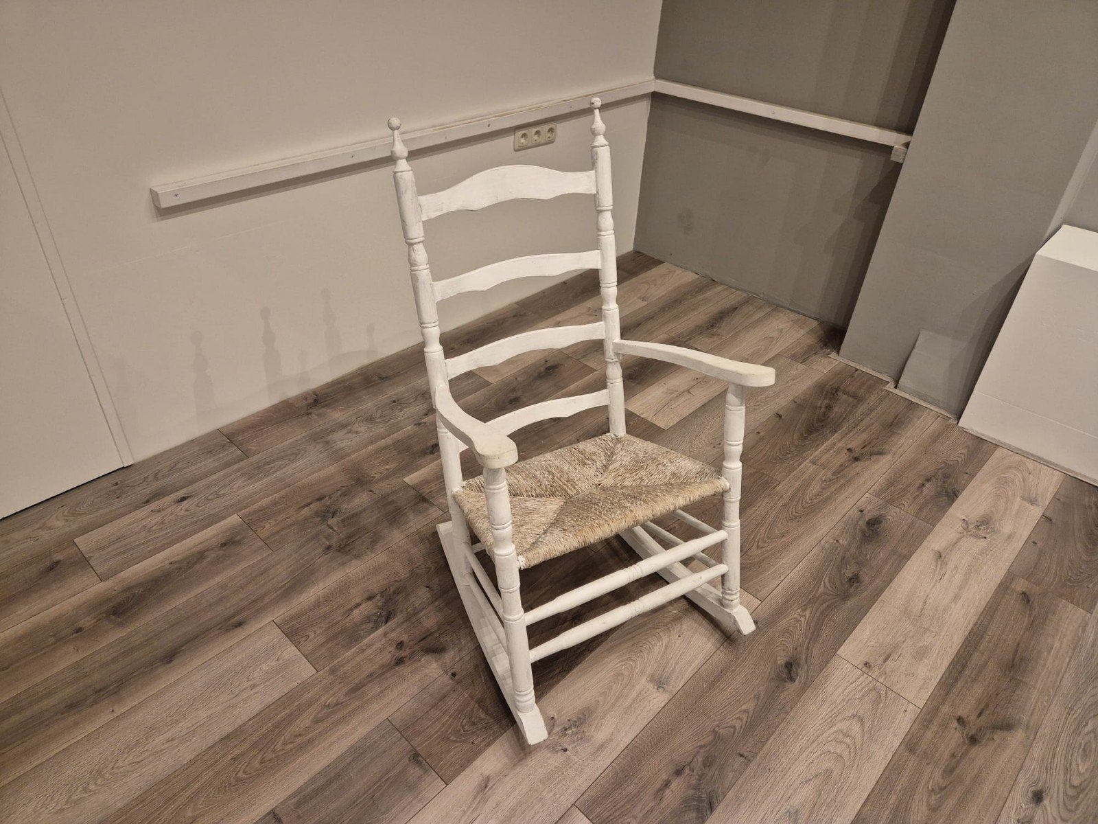 gratis schommel stoel, Huis en Inrichting, Stoelen, Ophalen of Verzenden, Gebruikt, Wit, Eén