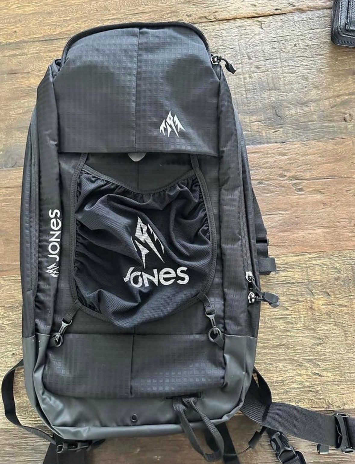 Jones rugzak - Ideaal voor trekking en outdoor NIEUW, Sieraden, Tassen en Uiterlijk, Tassen | Rugtassen, 25 tot 40 cm, Nieuw, Ophalen of Verzenden