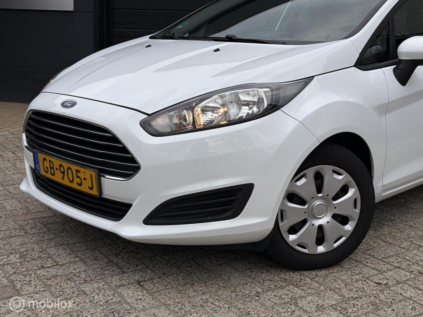 Ford Fiesta 1.5 TDCi Style Lease CRUISE / AIRCO / DB IS VV /, Voorwielaandrijving, Gebruikt, Euro 6, 1036 kg