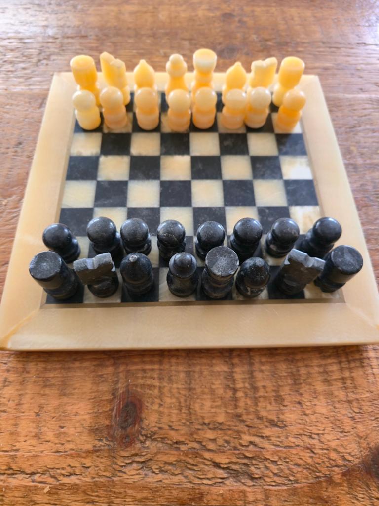 Marmeren schaakset 25x25 cm, Hobby en Vrije tijd, Gezelschapsspellen | Bordspellen, Een of twee spelers, Ophalen, Zo goed als nieuw