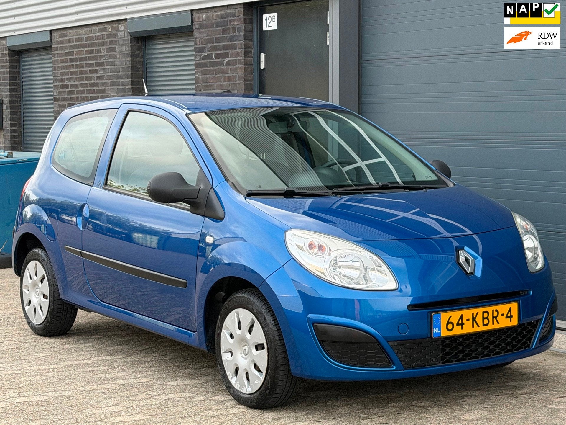 Renault Twingo 1.2 Authentique AIRCO NIEUW APK BOEKJES NAP, Voorwielaandrijving, Gebruikt, 4 cilinders, Origineel Nederlands