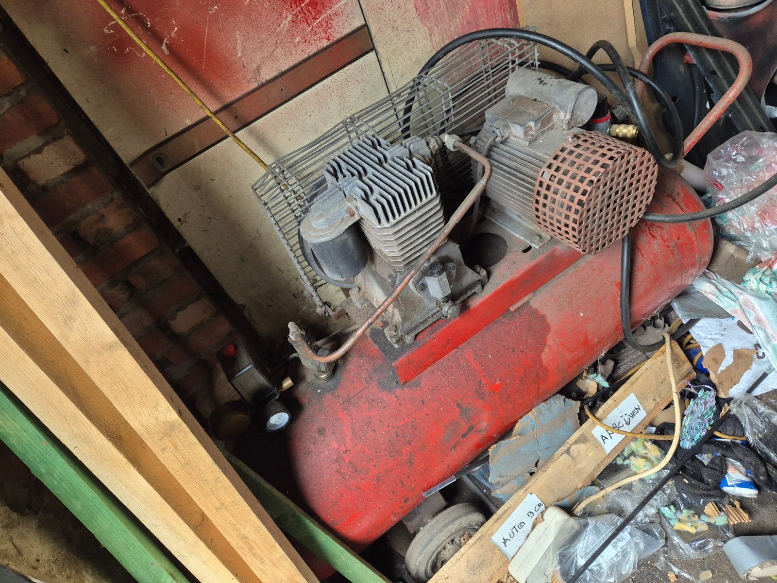 brown compressor 220volt 100liter, Ophalen, Gebruikt, 200 tot 400 liter/min, Mobiel