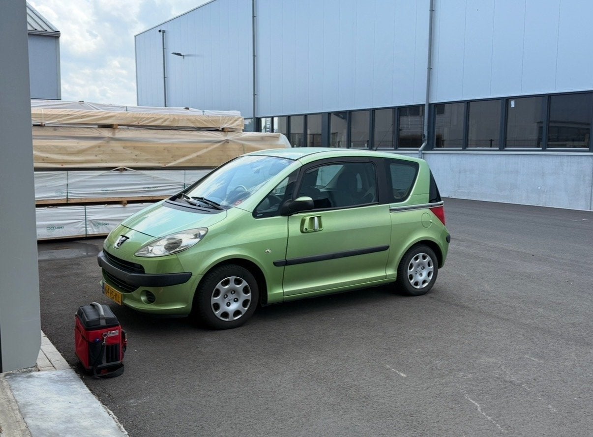 Peugeot 1007 1.4 2005 Groen, Auto's, Peugeot, Voorwielaandrijving, 1360 cc, 4 cilinders, 4 stoelen