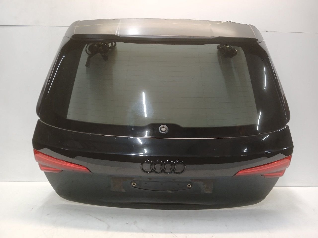 Achterklep Audi A4, Onderdelen@venauto.nl, Van der Ven Autorecycling B.V., Gebruikt, Ettenseweg 76, 4706 PB Roosendaal, The Netherlands