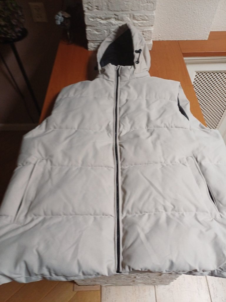Bodywarmer in Nieuwstaat, Kleding | Heren, Bodywarmers, Ophalen of Verzenden, Zo goed als nieuw, Overige maten, Overige kleuren