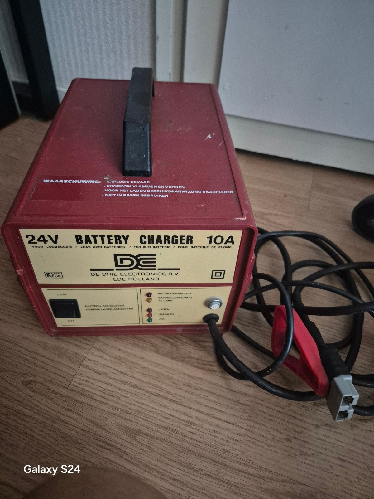 24 volt acculader 10 A, Ophalen, Gebruikt