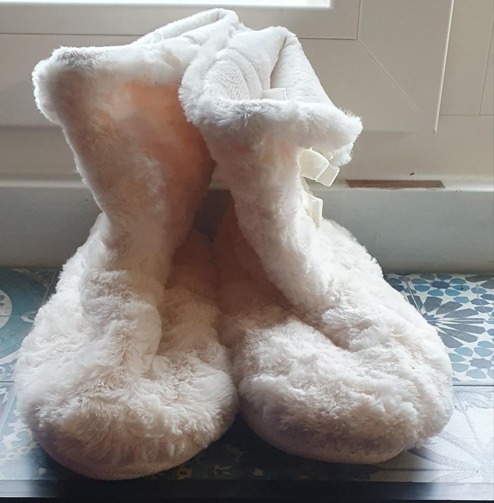 Heerlijk superzachte sloffen maar 38 ZGAN, Ophalen of Verzenden, Zo goed als nieuw, Pantoffels of Sloffen