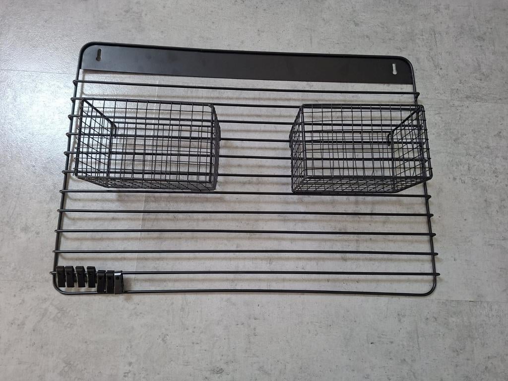 Zwart metalen wandrek met mandjes, Ophalen, Gebruikt