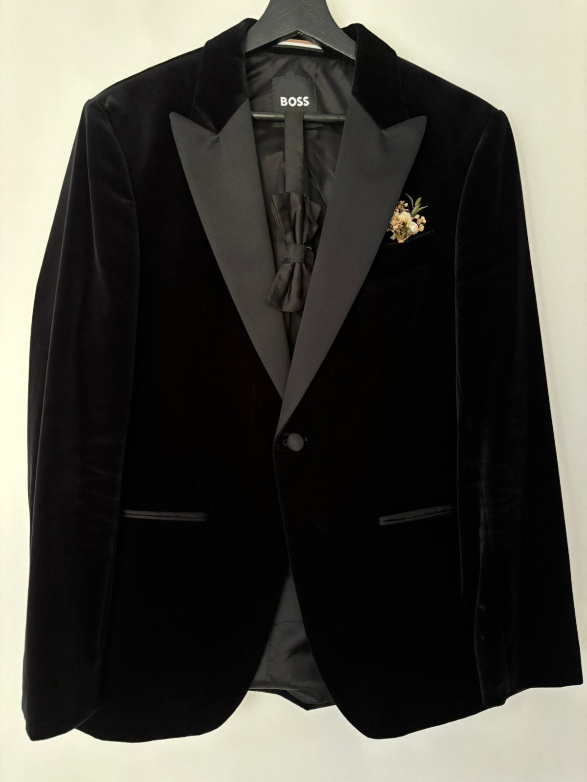 Hugo Boss Suede compleet kostuum, Ophalen, Nieuw, Maat 48/50 (M), Zwart