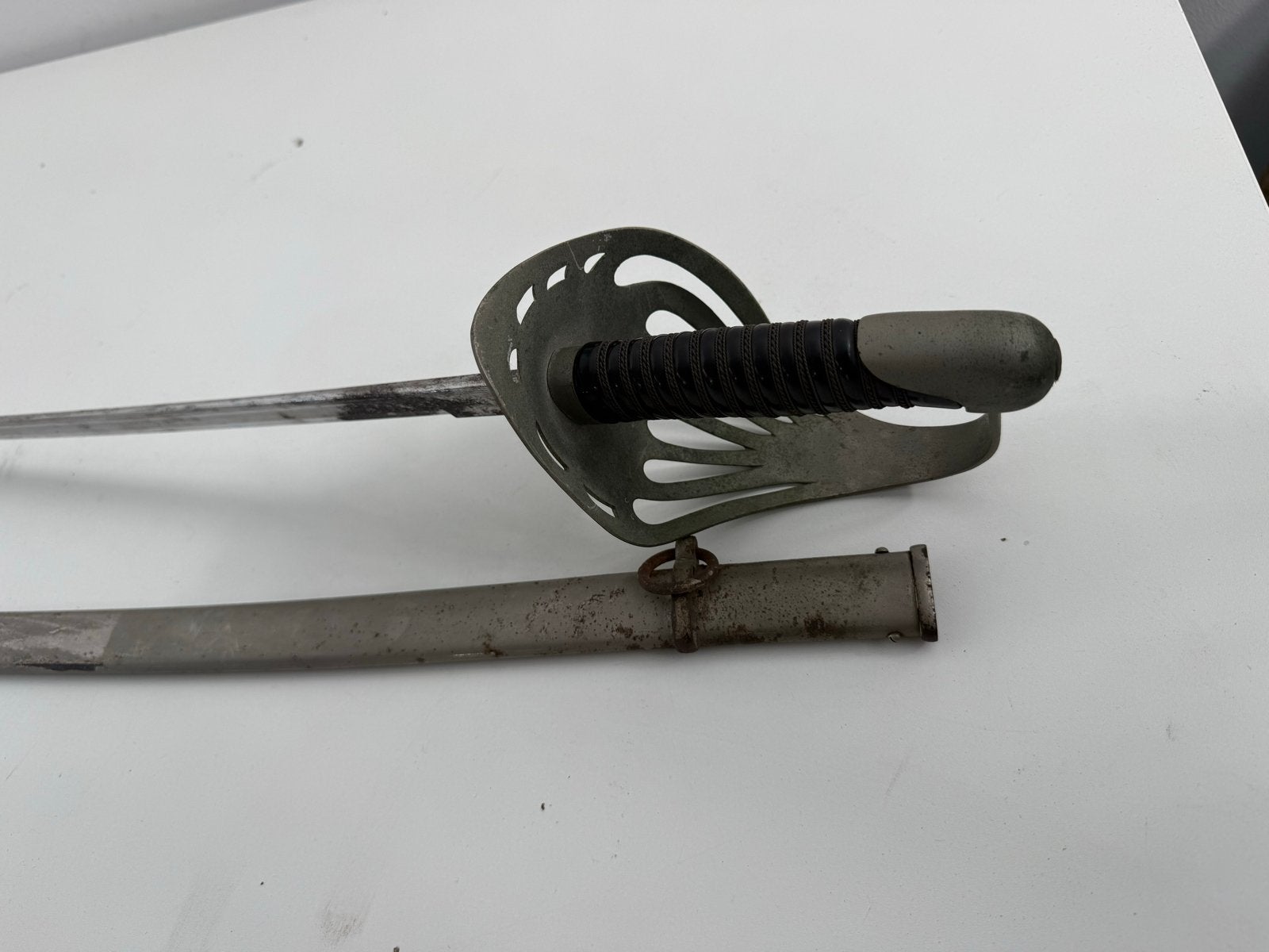 Antieke Militaire Sabel met Schede - Decoratief Stuk, Verzamelen, Zwaard of Sabel, Overige gebieden, ., Overige soorten