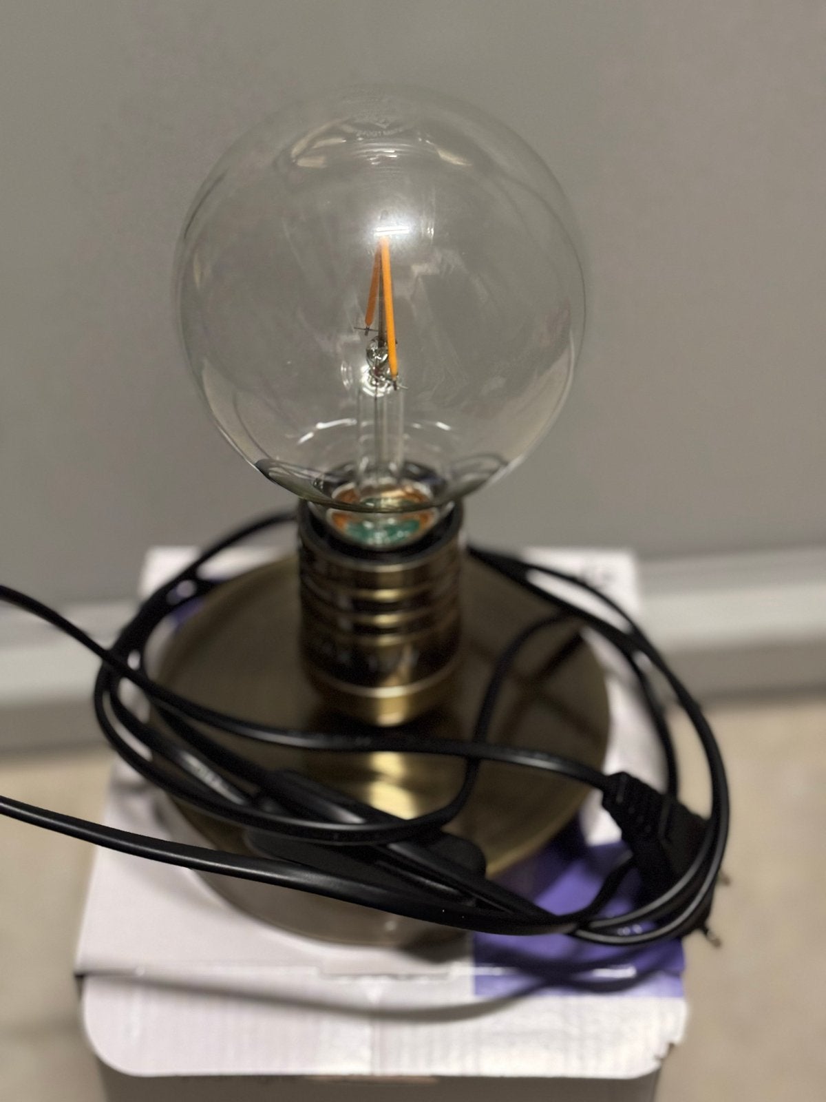 Metalen tafellamp met LED-lichtbron, Bureaulamp, Nieuw, Ophalen of Verzenden, Inclusief lichtbron