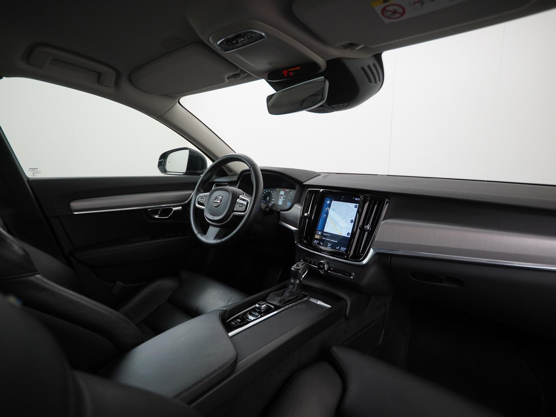 Volvo S90 2.0 T4 Momentum+ | Trekhaak | Leder | Carplay | St, Auto's, 12 maanden, 15 km/l, Euro 6, Zwart