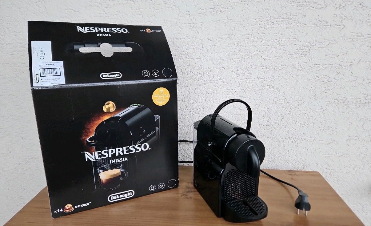 Nespresso Inissia De'Longhi - Compacte en snelle koffiemachi, Ophalen, Espresso apparaat, Zo goed als nieuw, 1 kopje