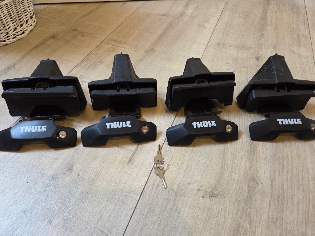 Thule Evo Clamp 7105 - Dakdrager voet (4x), Auto diversen, Dakdragers, Ophalen, Zo goed als nieuw