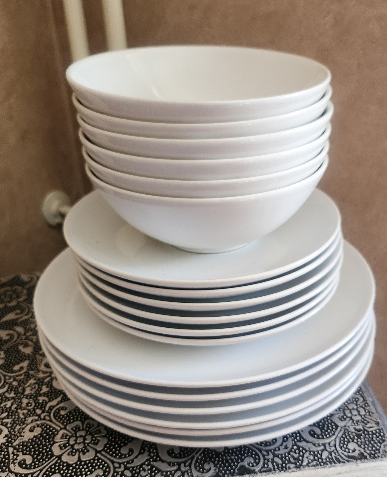 Wit Ikea servies: 6 borden, 6 diepe borden en 6 kommen, Ophalen of Verzenden, Zo goed als nieuw, Bord(en), Overige stijlen